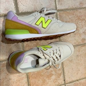 size 9 women’s sneakers